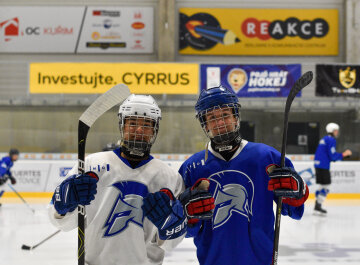 Hurá zpět na led! Aneb náš dorost a 9. třída už makají!